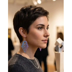 Affirmez votre style avec ces boucles d'oreilles pendantes au design géométrique unique et résolument moderne !