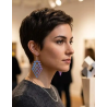 Affirmez votre style avec ces boucles d'oreilles pendantes au design géométrique unique et résolument moderne !