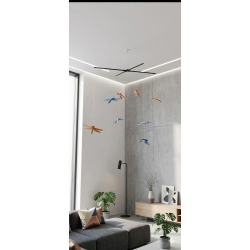 Apportez une touche de poésie, de légèreté et de sérénité à votre intérieur avec ce mobile décoratif de libellules. Entièrement