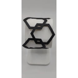 Inspiré par les structures les plus parfaites de la nature, le bracelet HEX redéfinit l'accessoire moderne. Composé d'une série