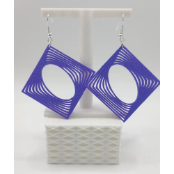 Ajoutez une touche d'audace et de modernité à votre style avec ces boucles d'oreilles pendantes géométriques uniques !