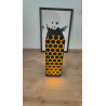 Pourquoi vous allez l'adorer : Design Unique : Un motif de nid d'abeille (honeycomb) élégant qui laisse filtrer une lumière oran